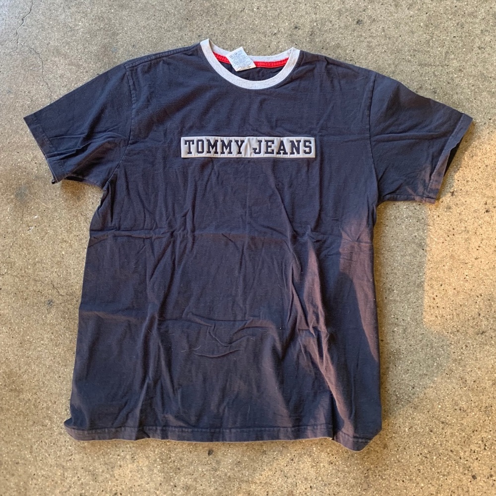 Vintage 90s y2k Tommy hilfiger throwback tee